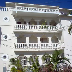 bethel-court-guesthouse.greaterantilleshotels.net/